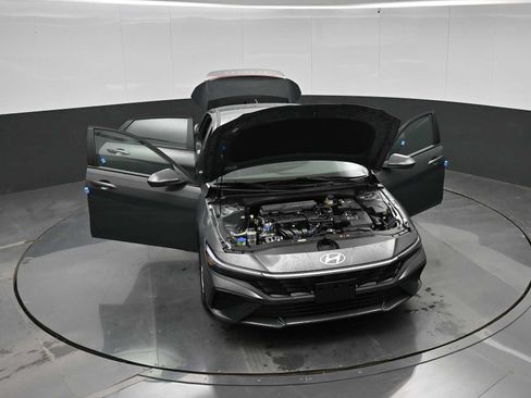 New 2026 Hyundai Elantra SE FWD image 39