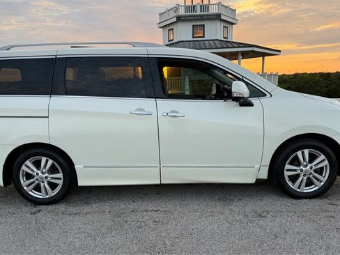 Used 2015 Nissan Quest Platinum image 4