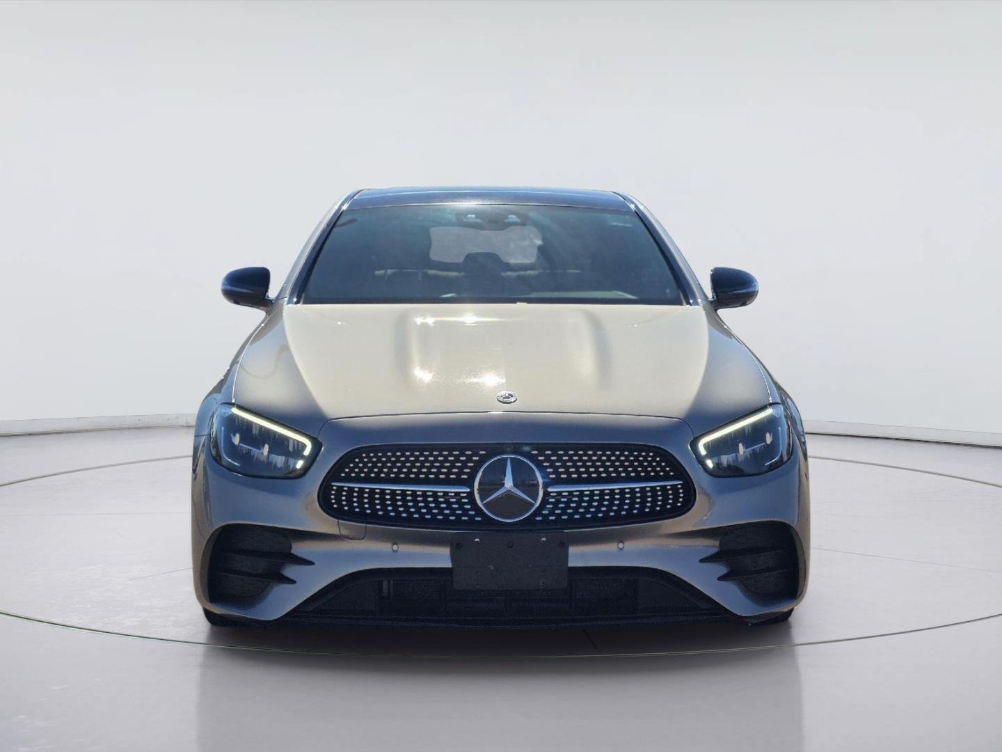 Used 2022 Mercedes-Benz E 350 4MATIC Sedan image 2