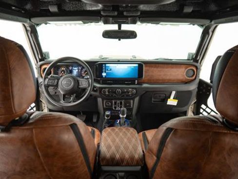 Used 2025 Jeep Wrangler Unlimited Sport image 2