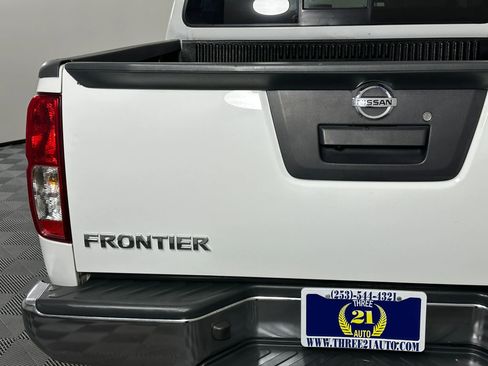 Used 2019 Nissan Frontier SV image 12