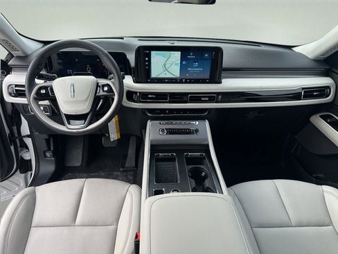 New 2026 Lincoln Aviator AWD image 13
