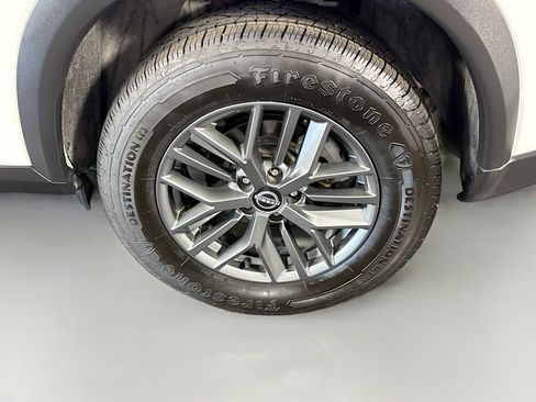 Used 2022 Nissan Rogue S image 37