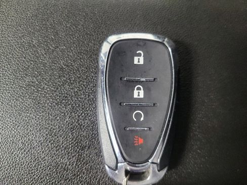 Used 2020 Chevrolet Equinox LT AWD/4WD image 32