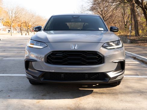 Used 2024 Honda HR-V Sport image 3