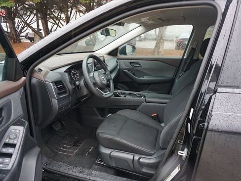 Used 2023 Nissan Rogue S AWD/4WD image 2