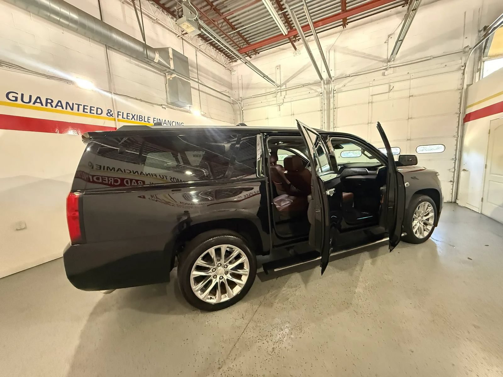 Used 2019 Chevrolet Suburban Premier w/ Premier Plus Edition AWD/4WD image 14