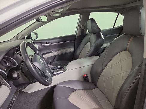 Used 2019 Toyota Camry XLE w/ Driver Assist Package FWD image 16