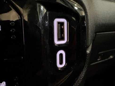 Used 2024 Chevrolet Silverado 1500 LT AWD/4WD image 16