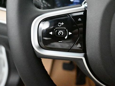 New 2026 Volvo XC90 B5 Plus w/ Protection Package AWD/4WD image 17