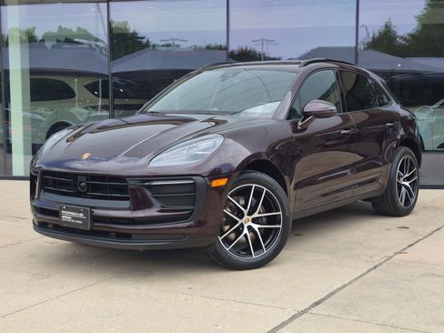 Certified 2024 Porsche Macan AWD/4WD image 1