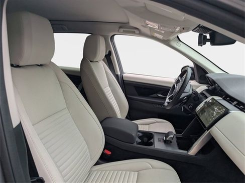 Used 2024 Land Rover Discovery Sport S image 10