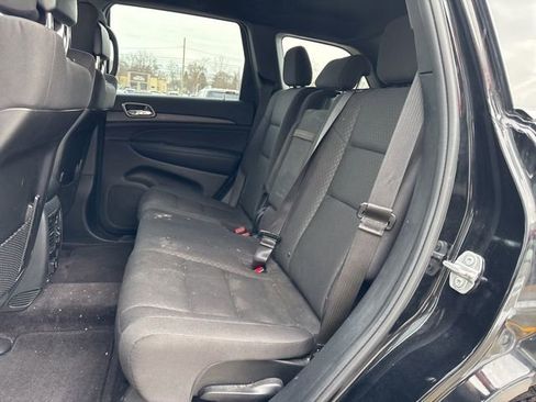 Used 2018 Jeep Grand Cherokee Laredo image 13