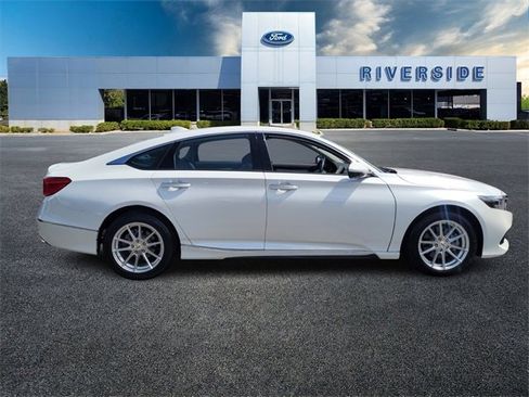 Used 2021 Honda Accord Touring image 8