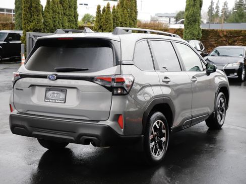 Used 2025 Subaru Forester Premium w/ Convenience Package #1 image 10