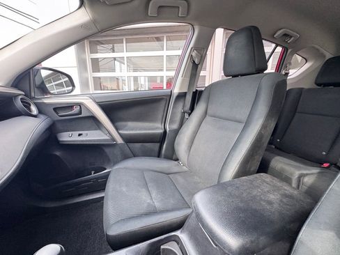 Used 2014 Toyota RAV4 LE image 24