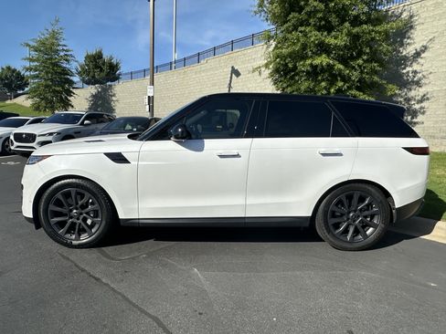 Used 2024 Land Rover Range Rover Sport SE AWD/4WD image 28