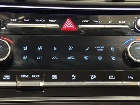 Used 2024 Hyundai Santa Fe Calligraphy AWD/4WD image 18
