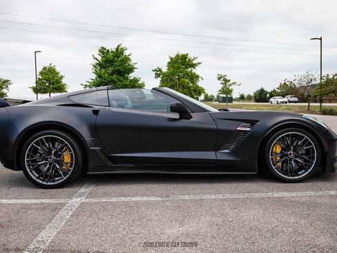 Used 2016 Chevrolet Corvette Z06 w/ 3LZ Preferred Equipment Group RWD image 9