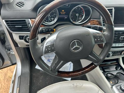 Used 2014 Mercedes-Benz GL 450 4MATIC w/ Driver Assistance Package image 10