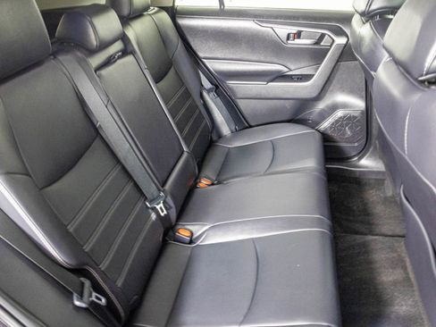 Used 2022 Toyota RAV4 XLE Premium image 41