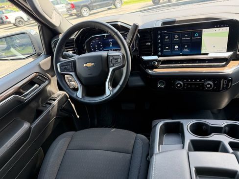 Used 2024 Chevrolet Silverado 1500 LT AWD/4WD image 24