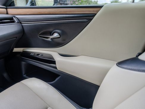 Used 2023 Lexus ES 300h w/ Premium Package FWD image 21
