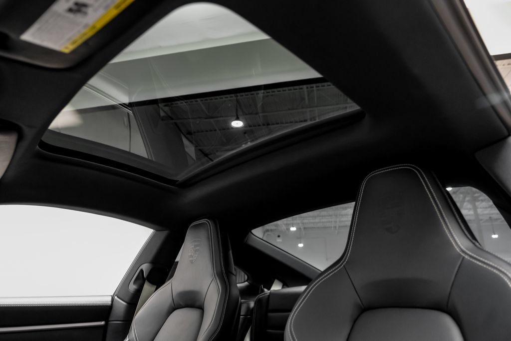 Used 2025 Porsche 911 Carrera S RWD image 9