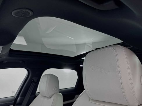 New 2025 Jaguar F-PACE R-Dynamic S image 11