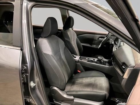 Used 2023 Nissan Rogue SV FWD image 7