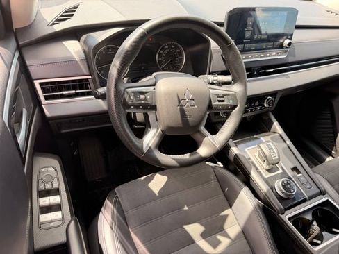 Used 2024 Mitsubishi Outlander SE AWD/4WD image 21