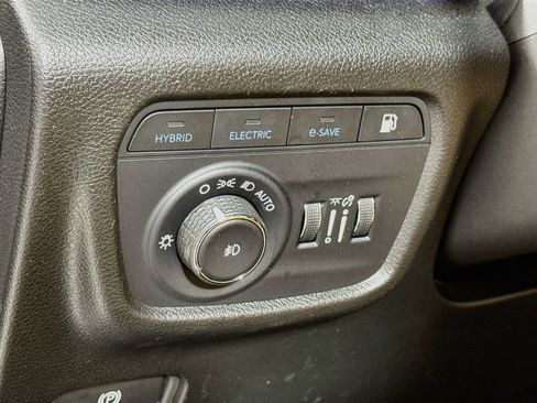 Used 2023 Jeep Grand Cherokee Summit w/ Advanced Protech Group IV AWD/4WD image 28
