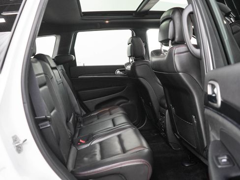 Used 2018 Jeep Grand Cherokee Trailhawk w/ Trailhawk Luxury Group AWD/4WD image 12