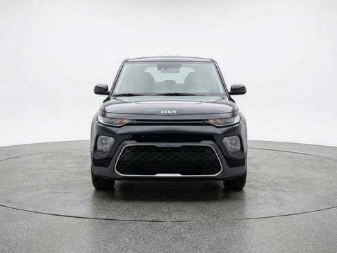 Used 2025 Kia Soul LX w/ LX Technology Package image 2