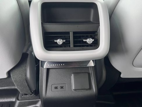 Certified 2024 Cadillac Lyriq Luxury AWD/4WD image 32
