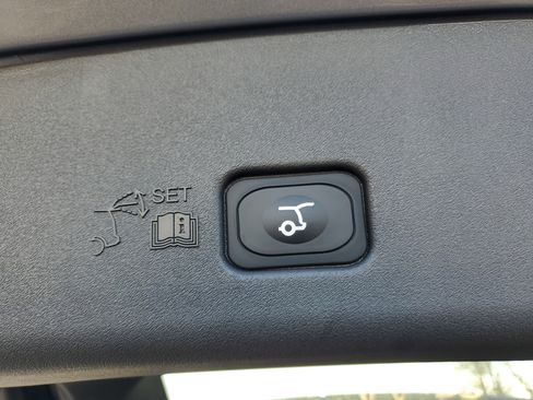 New 2026 Lincoln Nautilus Premier w/ Equipment Group 102A image 33