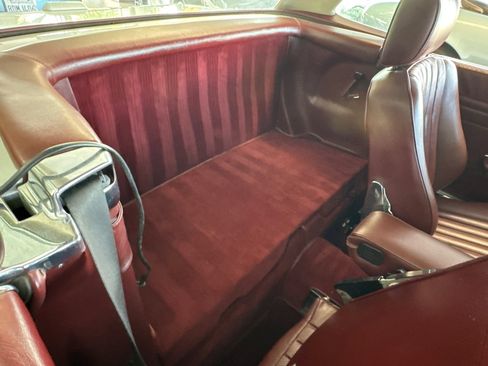 Used 1989 Mercedes-Benz 560 SL image 11