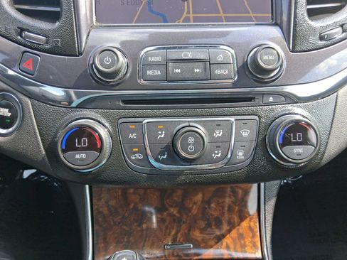 Used 2014 Chevrolet Impala LT FWD image 22
