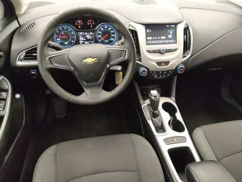 Used 2017 Chevrolet Cruze LS FWD image 22