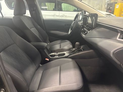 Used 2025 Toyota Corolla LE image 27