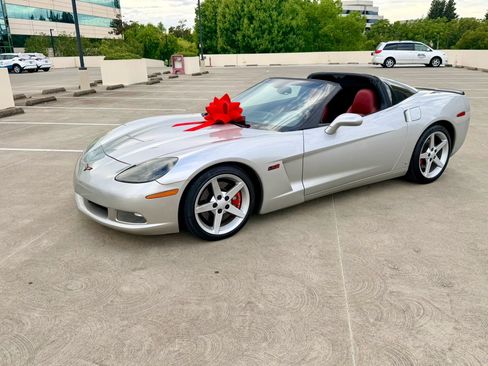 Used 2007 Chevrolet Corvette Coupe w/ Preferred Equipment Group RWD image 10