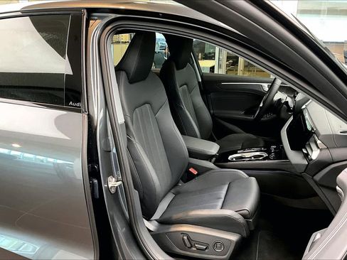 Used 2026 Audi A6 Premium Plus image 9