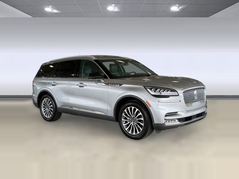 Used 2020 Lincoln Aviator Reserve w/ Elements Package Plus AWD/4WD image 7