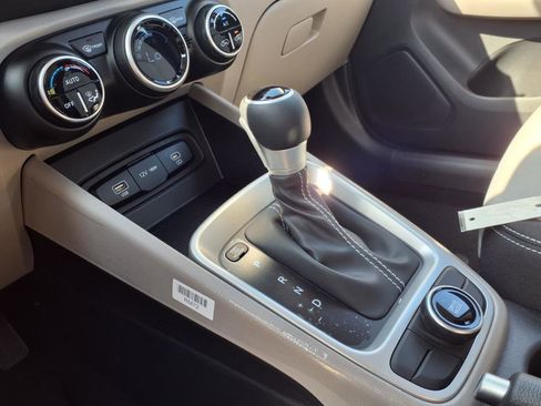 New 2025 Hyundai Venue SEL image 10