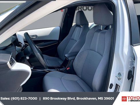 Used 2025 Toyota Corolla SE FWD image 18