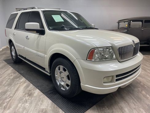 Used 2006 Lincoln Navigator Ultimate image 12