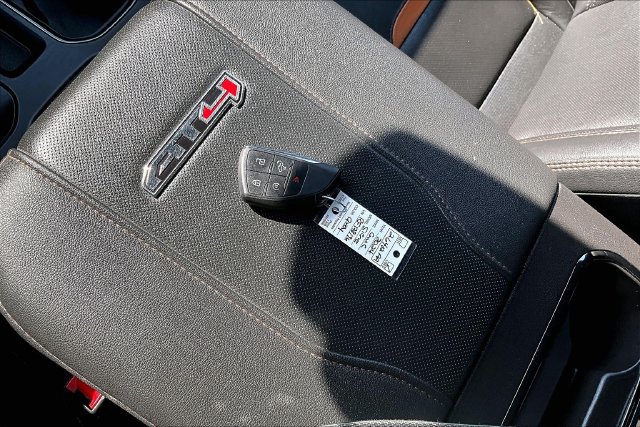 Used 2024 GMC Sierra 2500 AT4 w/ AT4 Premium Plus Package AWD/4WD image 9