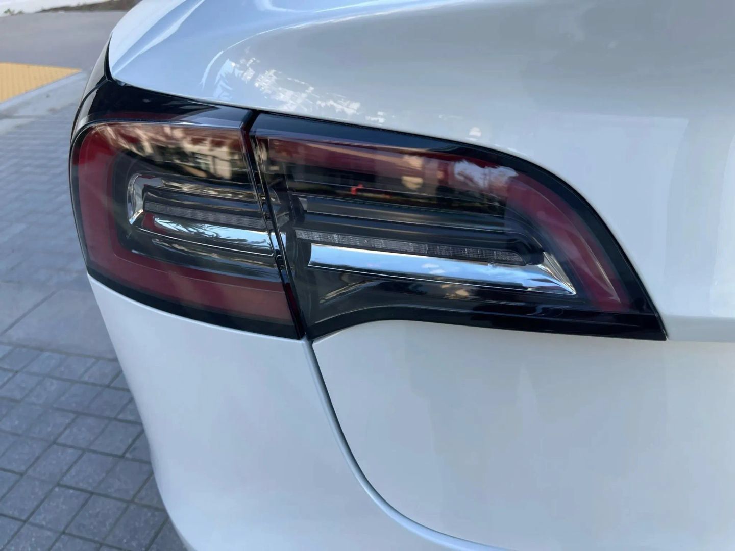 Used 2018 Tesla Model 3 Long Range RWD image 15