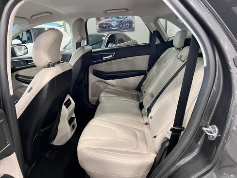 Used 2018 Ford Edge Titanium FWD image 10