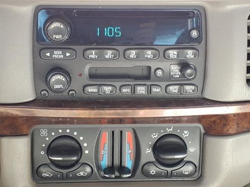 Used 2004 Chevrolet Impala w/ Preferred Equipment Group FWD image 5